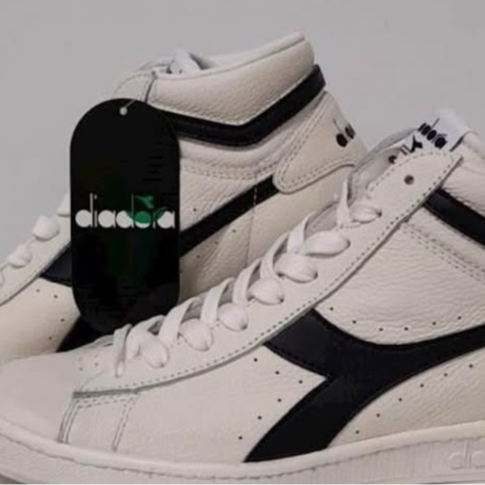 Diadora Black and White Label Unisex Women’s Size/10.5 Mens Size 9